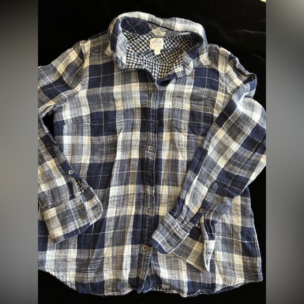 J.Crew women’s boy fit button up shirt. Size small.